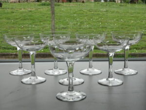 Cristallerie de Nancy série de 8 coupes à champagne