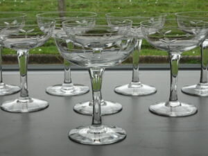 Cristallerie de Nancy série de 8 coupes à champagne