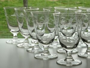 Portieux Meisenthal série de 16 verres cristal taillé