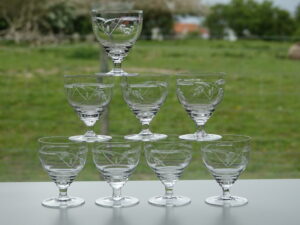 Série de 8 verres à Porto cristal Art déco